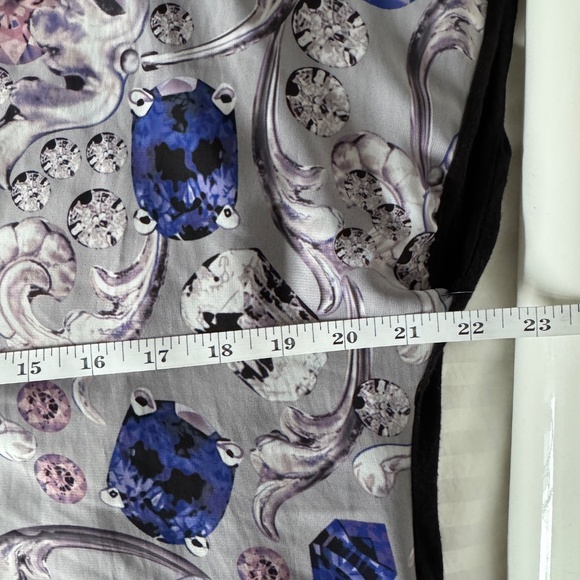 Blue and Black Floral T-Shirt - Picture 3 of 3